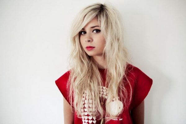 Клип Нины Несбитт (Nina Nesbitt) – Selfies