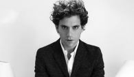 Клип Мики (MIKA) – Staring At The Sun