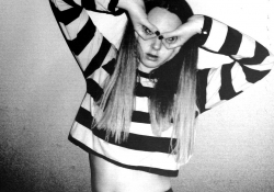 Клип MØ — Kamikaze