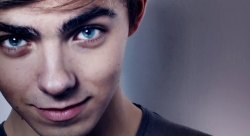 Клип Натана Сайкса Nathan Sykes — Over And Over Again