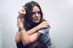 Клип Туве Лу (Tove Lo) — Run On Love