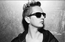 Клип Робина Шульца (Robin Schulz) и Эйкона (Akon) — Heatwave