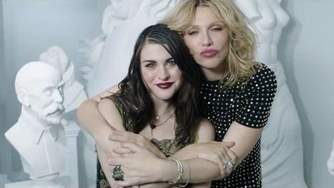 Кортни Лав с дочерью в рекламе Burberry